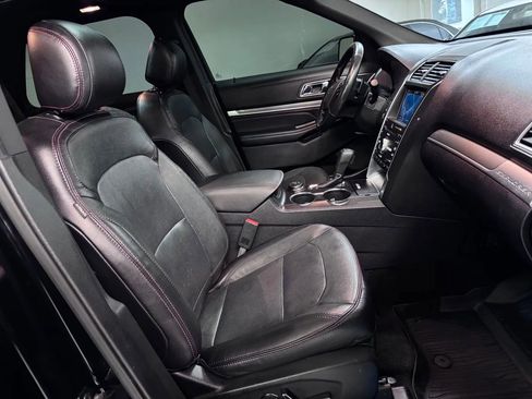 Used 2017 Ford Explorer Sport image 16