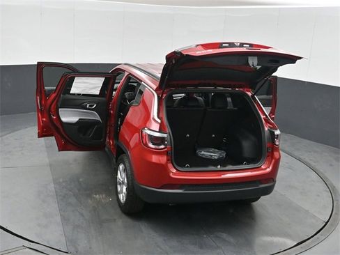 New 2026 Jeep Compass Latitude image 51