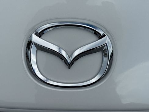 Used 2022 MAZDA MX-5 Miata RF Grand Touring RWD image 19