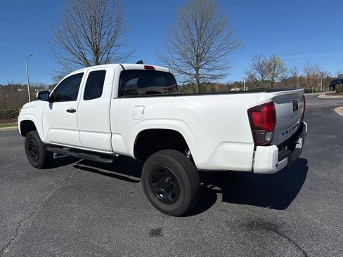 Used 2020 Toyota Tacoma SR image 6