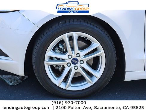 Used 2018 Ford Fusion SE image 9