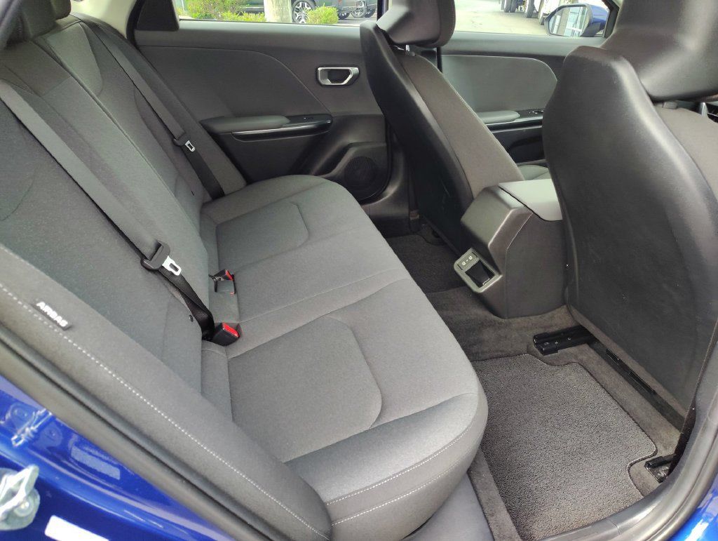 Certified 2025 Kia K4 FWD image 21