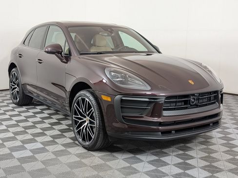 Used 2026 Porsche Macan AWD/4WD image 8