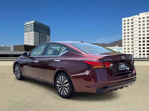 Used 2023 Nissan Altima 2.5 SV image 4
