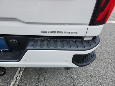 Certified 2025 GMC Sierra 2500 Denali Ultimate AWD/4WD image 5