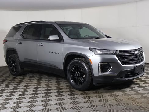 Used 2023 Chevrolet Traverse LT w/ Midnight/Sport Edition image 48