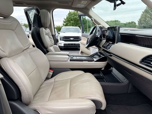 Used 2023 Lincoln Navigator L Reserve AWD/4WD image 23