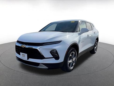 Used 2026 Chevrolet Blazer LT FWD image 5