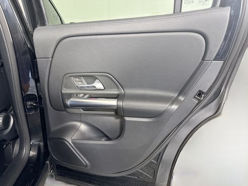Used 2022 Mercedes-Benz GLA 250 w/ Premium Package Lite image 28