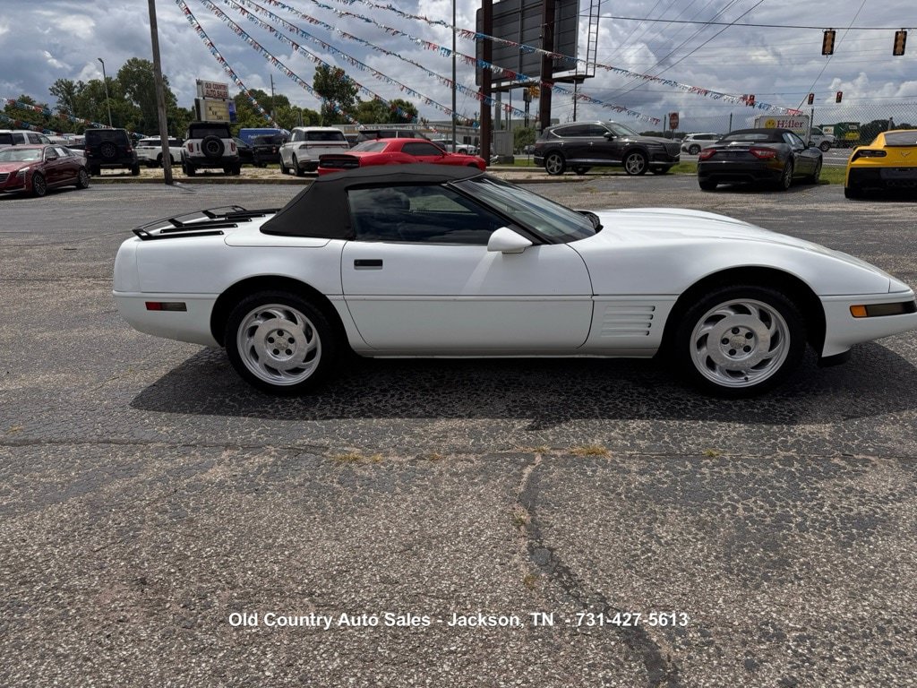 Used 1992 Chevrolet Corvette Convertible RWD image 23