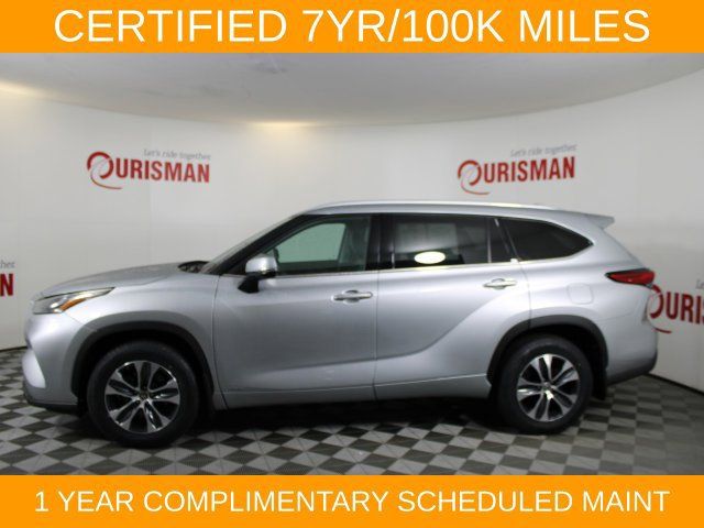 Used 2022 Toyota Highlander XLE AWD/4WD image 4