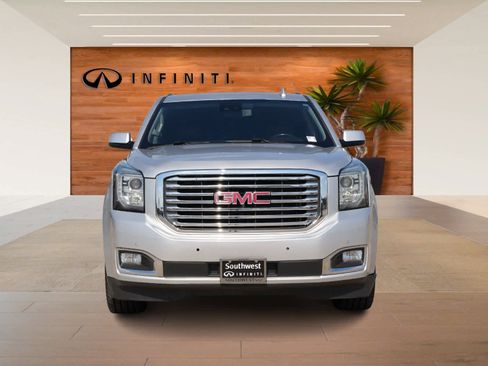 Used 2020 GMC Yukon SLT w/ Premium Edition image 2