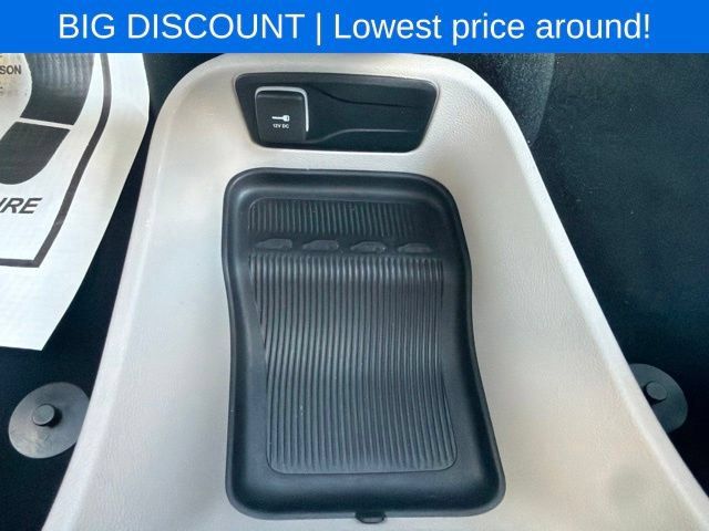 Used 2023 Chrysler Pacifica Touring-L FWD image 44
