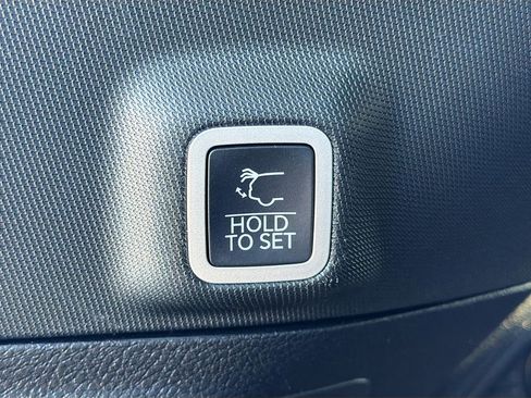 Used 2024 Jeep Grand Cherokee Limited image 15