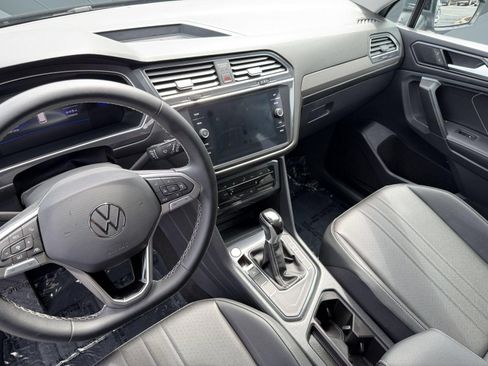 Used 2023 Volkswagen Tiguan SE FWD image 27