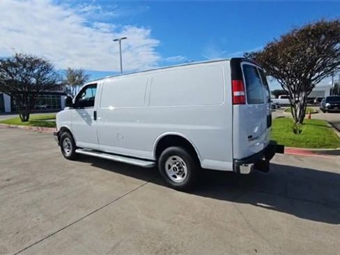 Used 2024 GMC Savana 2500 w/ Driver Convenience Package image 6