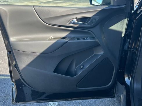 Used 2023 Chevrolet Equinox LT image 21