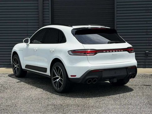 Certified 2024 Porsche Macan AWD/4WD image 3