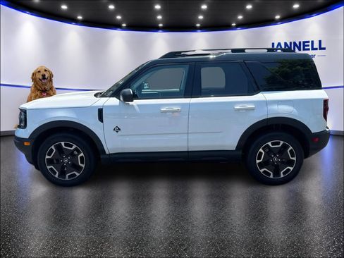 Used 2022 Ford Bronco Sport Outer Banks w/ Tech Package AWD/4WD image 9