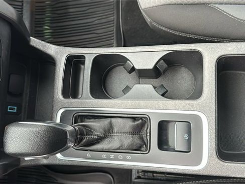 Used 2019 Ford Escape SE image 13