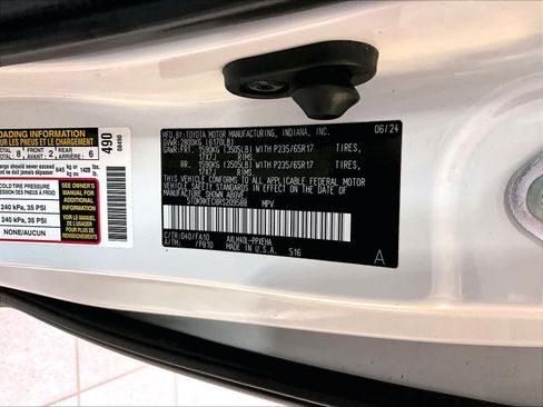 Used 2024 Toyota Sienna LE image 37