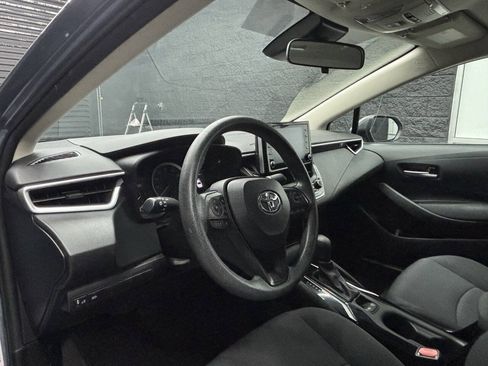 Used 2020 Toyota Corolla LE FWD image 16