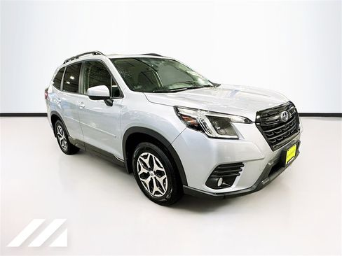 Certified 2022 Subaru Forester Premium image 3