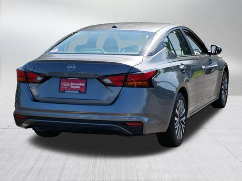 Used 2024 Nissan Altima 2.5 SV FWD image 6