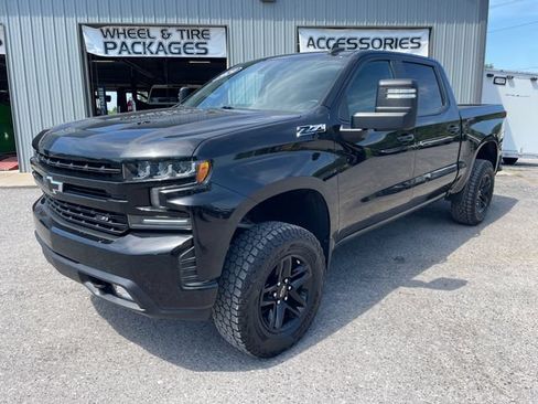 Used 2020 Chevrolet Silverado 1500 LT Trail Boss AWD/4WD image 3