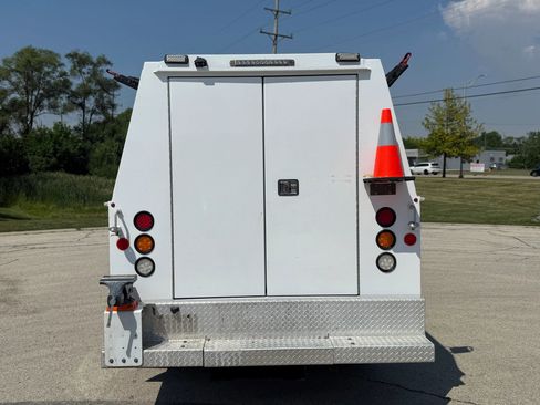 Used 2019 Freightliner Sprinter 3500 w/ Premium Package RWD image 8