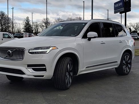 Certified 2024 Volvo XC90 T8 Plus w/ Protection Package Premier image 6