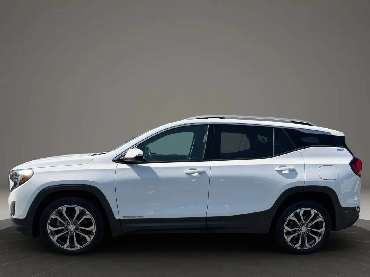 Used 2019 GMC Terrain SLT w/ Preferred Package AWD/4WD image 8
