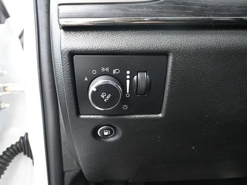 Used 2018 Jeep Grand Cherokee Overland AWD/4WD image 35