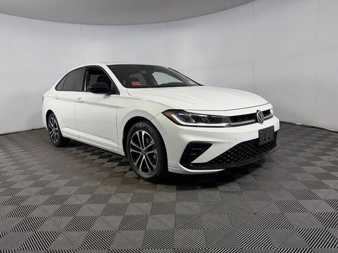 Used 2025 Volkswagen Jetta Sport FWD image 3