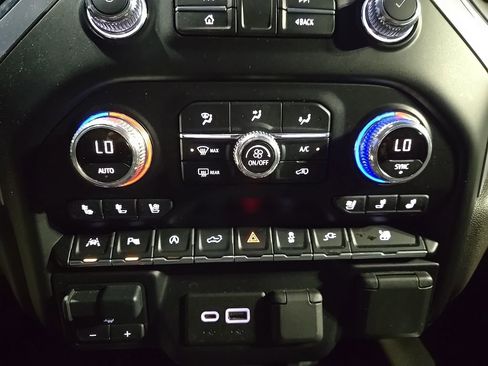 Used 2021 GMC Sierra 1500 SLT w/ SLT Premium Plus Package image 26