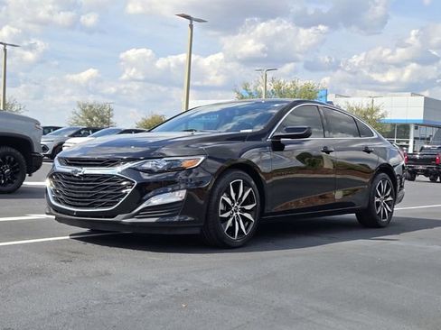 Used 2021 Chevrolet Malibu RS image 2