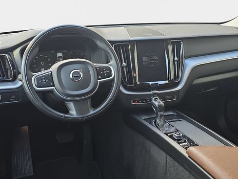 Used 2020 Volvo XC60 T5 Momentum w/ Protection Package Premier AWD/4WD image 16
