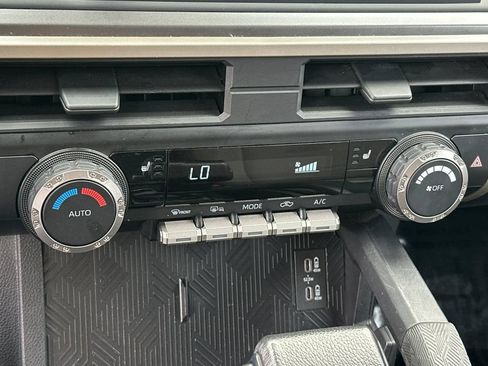 Used 2024 Toyota Tacoma TRD Sport AWD/4WD image 18
