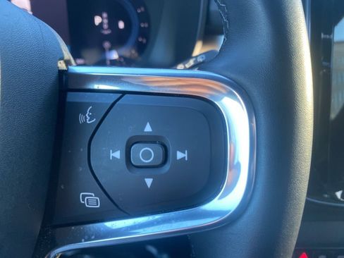 Used 2024 Volvo XC40 B5 Core image 20