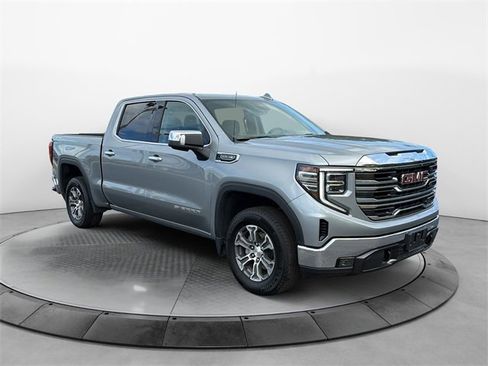 Used 2024 GMC Sierra 1500 SLT image 1
