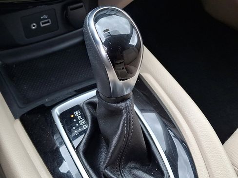 Certified 2018 Nissan Rogue SV w/ Premium Package AWD/4WD image 14