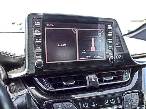 Used 2019 Toyota C-HR XLE FWD image 17