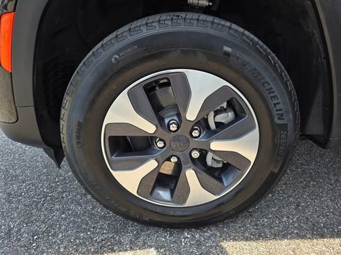 Used 2023 Jeep Grand Cherokee 4WD 4xe image 29