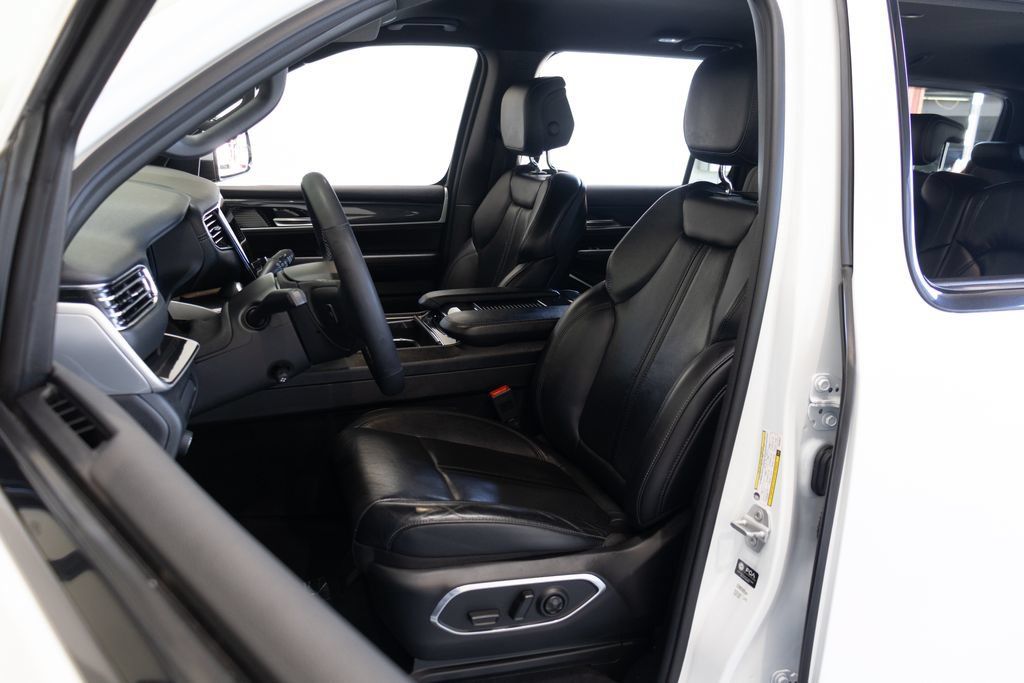 Used 2022 Jeep Wagoneer Series I AWD/4WD image 20