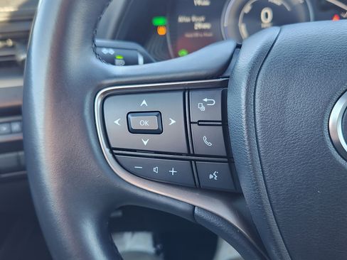 Used 2024 Lexus UX 250h AWD w/ Premium Package image 30