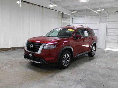 Used 2024 Nissan Pathfinder SL