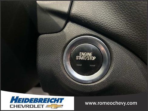 Used 2020 Chevrolet Equinox LT w/ Driver Convenience Package FWD image 28