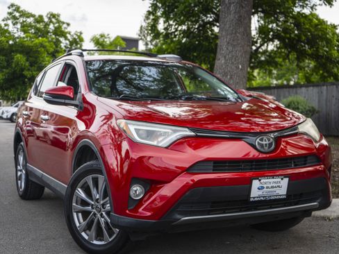 Used 2017 Toyota RAV4 Limited FWD image 1