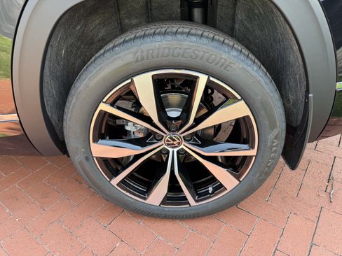 New 2026 Volkswagen Atlas SEL Premium R-Line AWD/4WD image 9