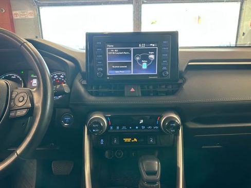 Certified 2022 Toyota RAV4 XLE w/ XLE Grade Weather Package AWD/4WD image 23